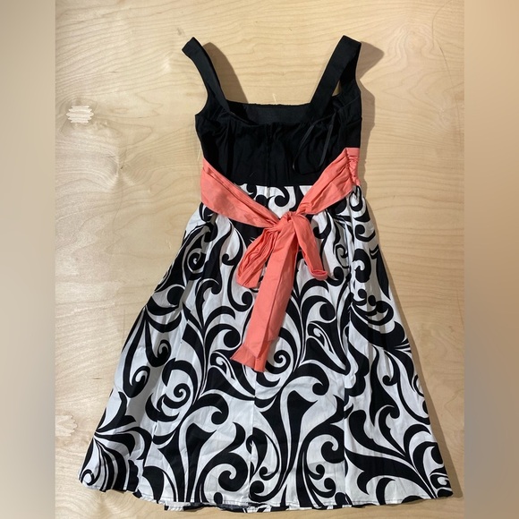 Strappy Dress by Dress Barn size 4 (IO) - Picture 12 of 12